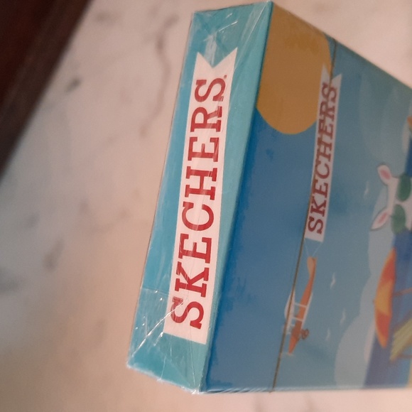 NWT.  Skechers Playing Cards - Picture 2 of 2